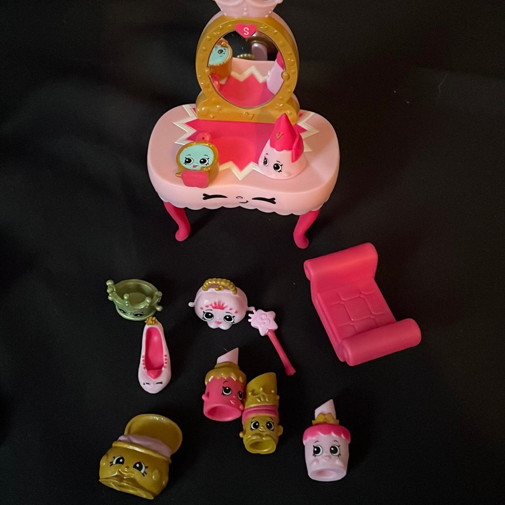 Shopkins Princess Vanity Full Set